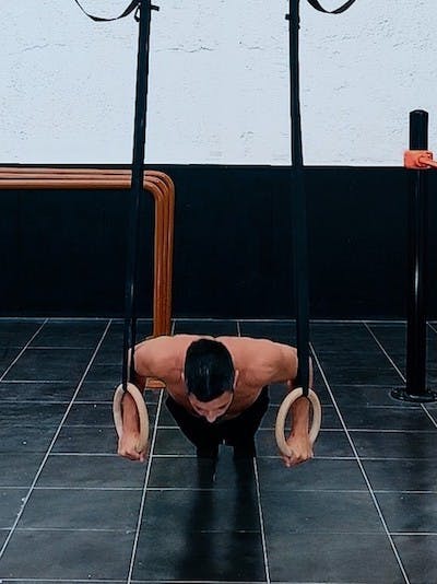 Neutral push ups on rings