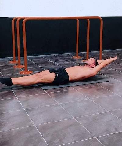 Hollow body tucked crunches