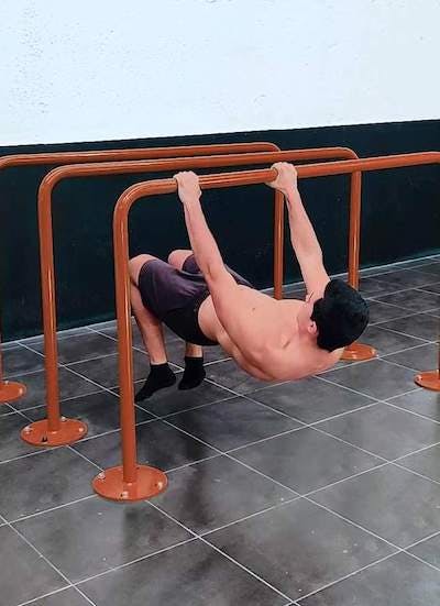 Half front lever isometric in low bar
