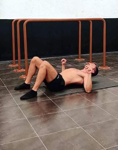 Scapular retraction with body weight on the ground